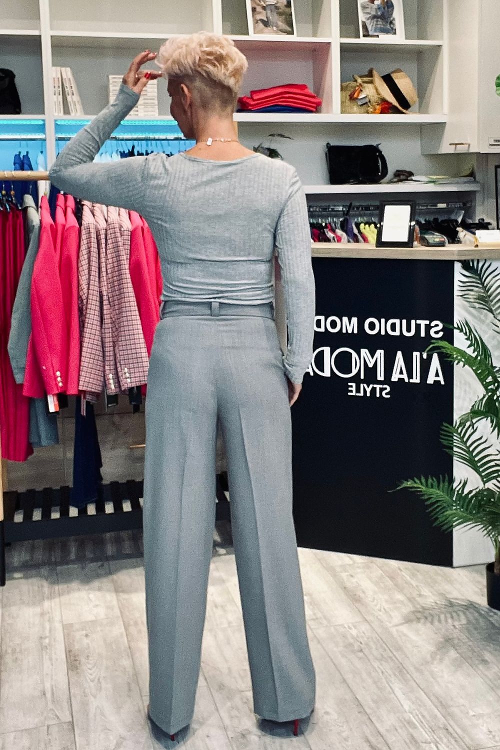  Spodnie Damskie Model 09 Grey - Cabba 