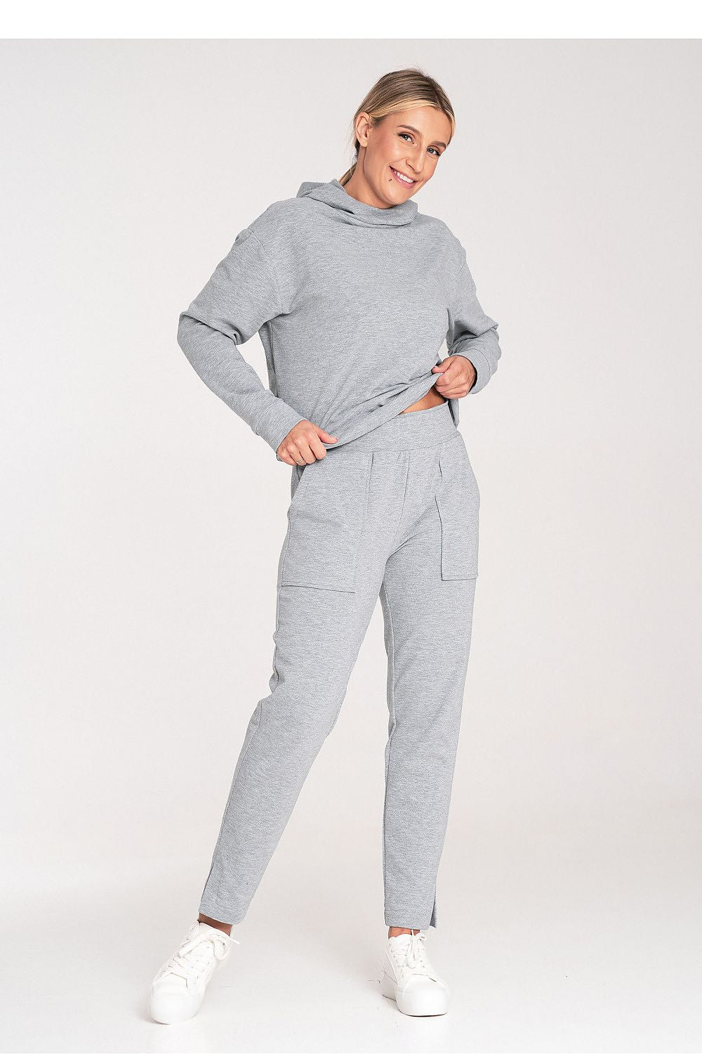  Spodnie Dresowe Model M1035 Grey - Figl 