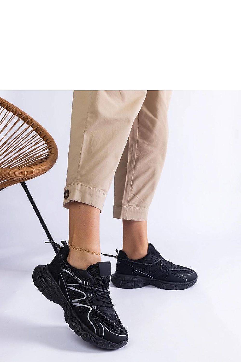   Czarne damskie sneakersy na masywnej podeszwie Colunga - Solea 