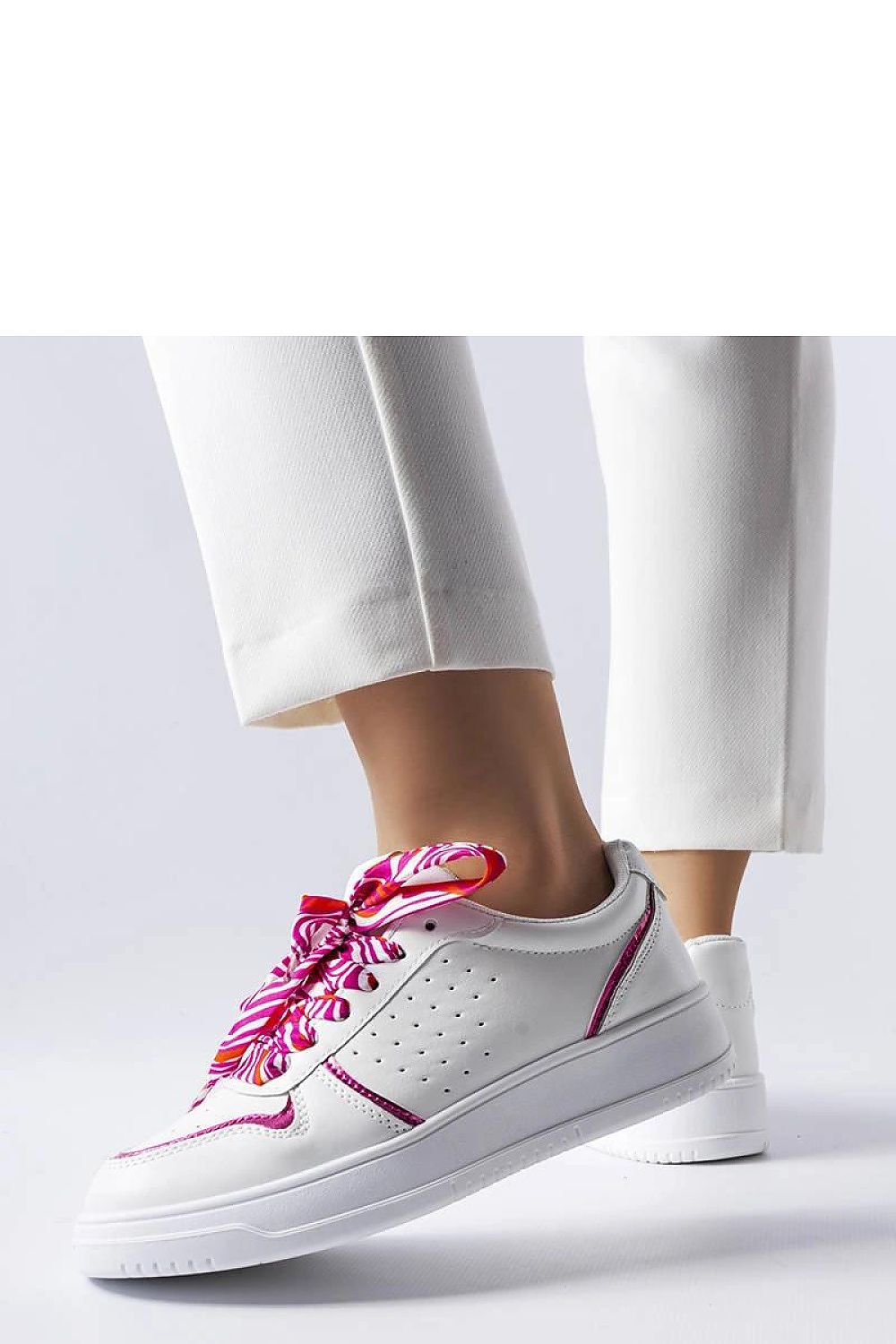   Białe sneakersy wiązane wstążką Pryor - Solea 