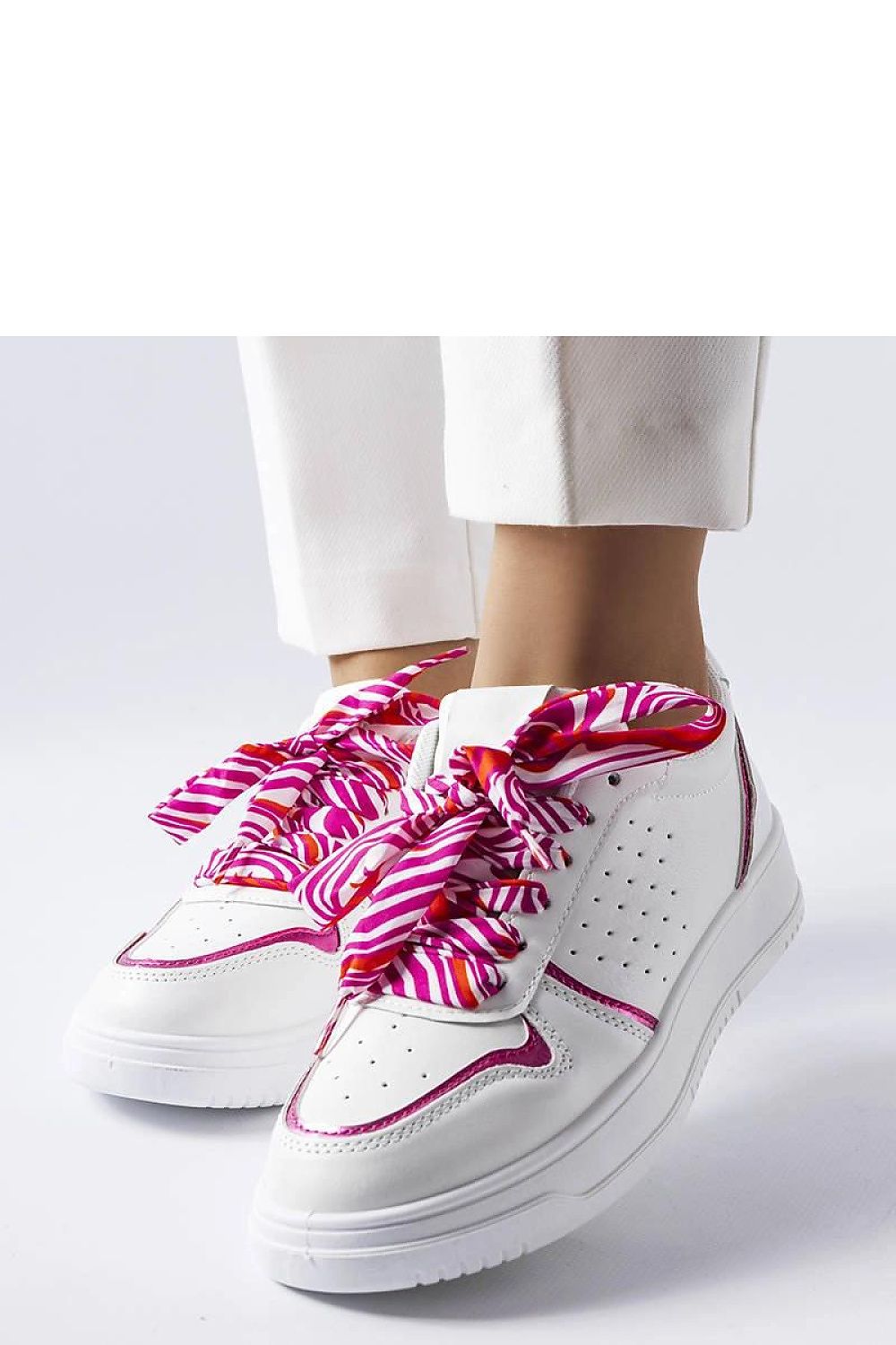   Białe sneakersy wiązane wstążką Pryor - Solea 