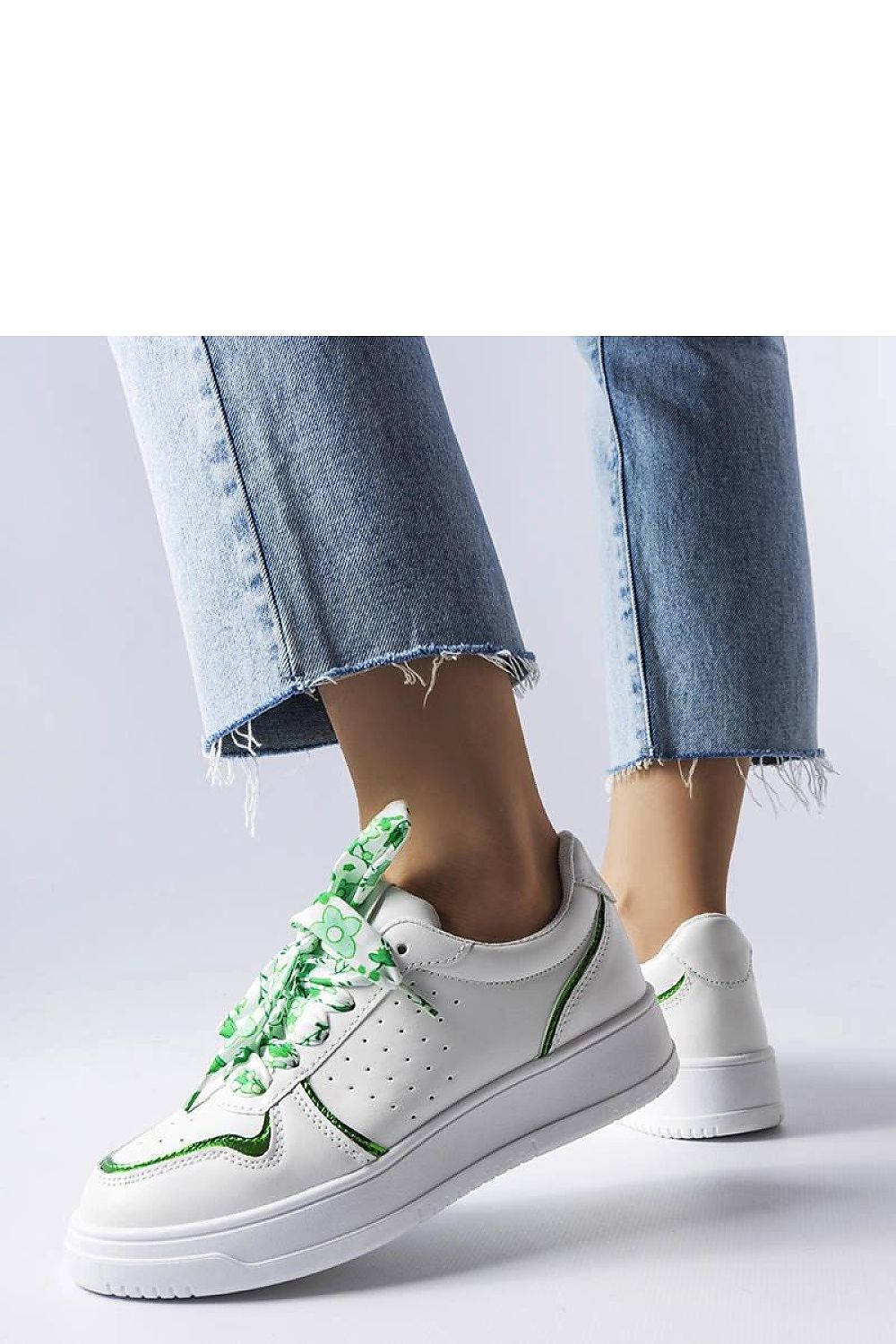   Białe sneakersy wiązane wstążką Pryor - Solea 