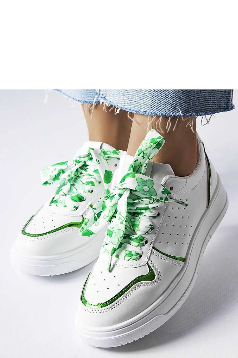   Białe sneakersy wiązane wstążką Pryor - Solea 