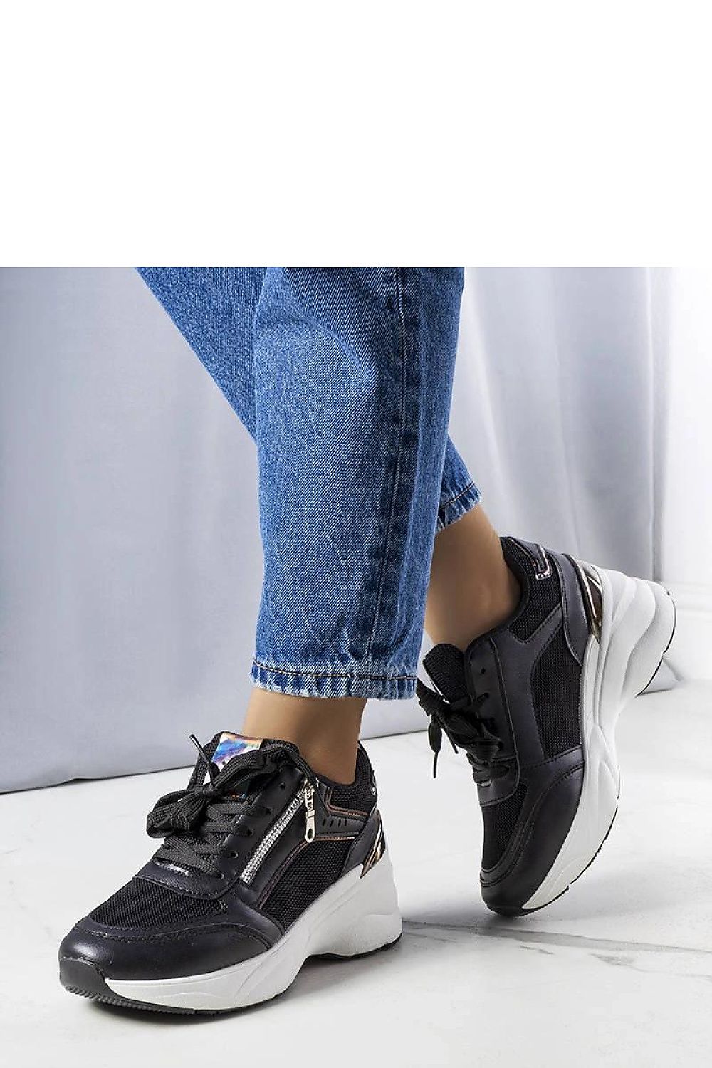   Czarne sneakersy na koturnie Stacey - Solea 