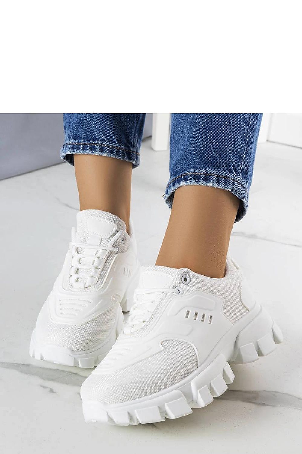   Białe sneakersy na masywnej podeszwie Inez - Solea 