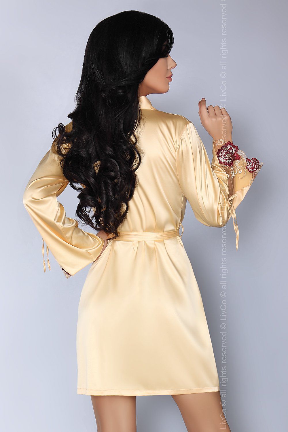   Szlafrok Model Parllie Gold - Livia Corsetti Fashion 