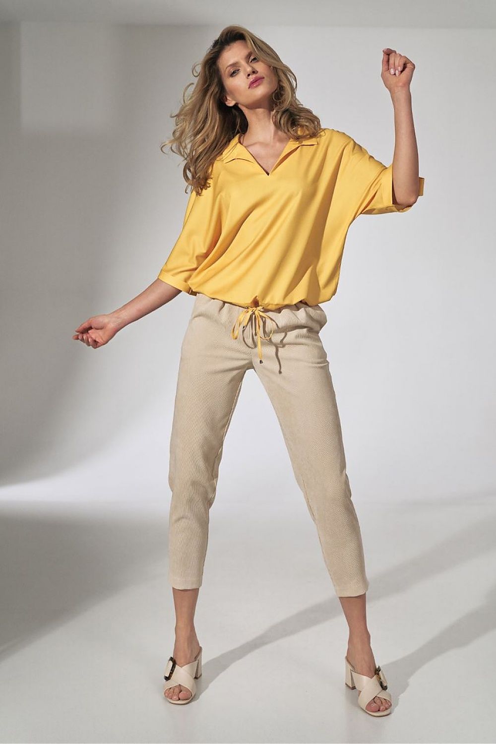  Spodnie Damskie Model M742 Beige - Figl 