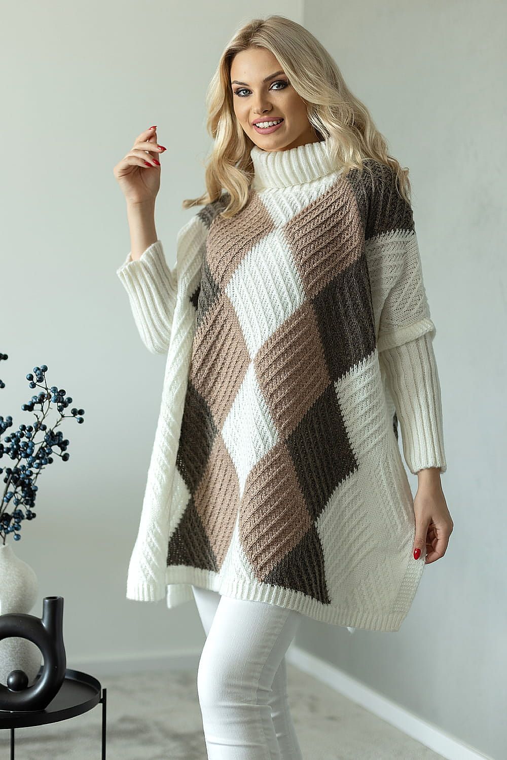   Sweter Damski Model 30088 Cream - PeeKaBoo 