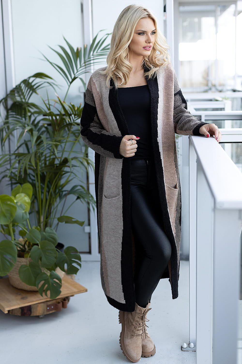  Sweter Kardigan Model 30087 Black/Cappuccino - PeeKaBoo 