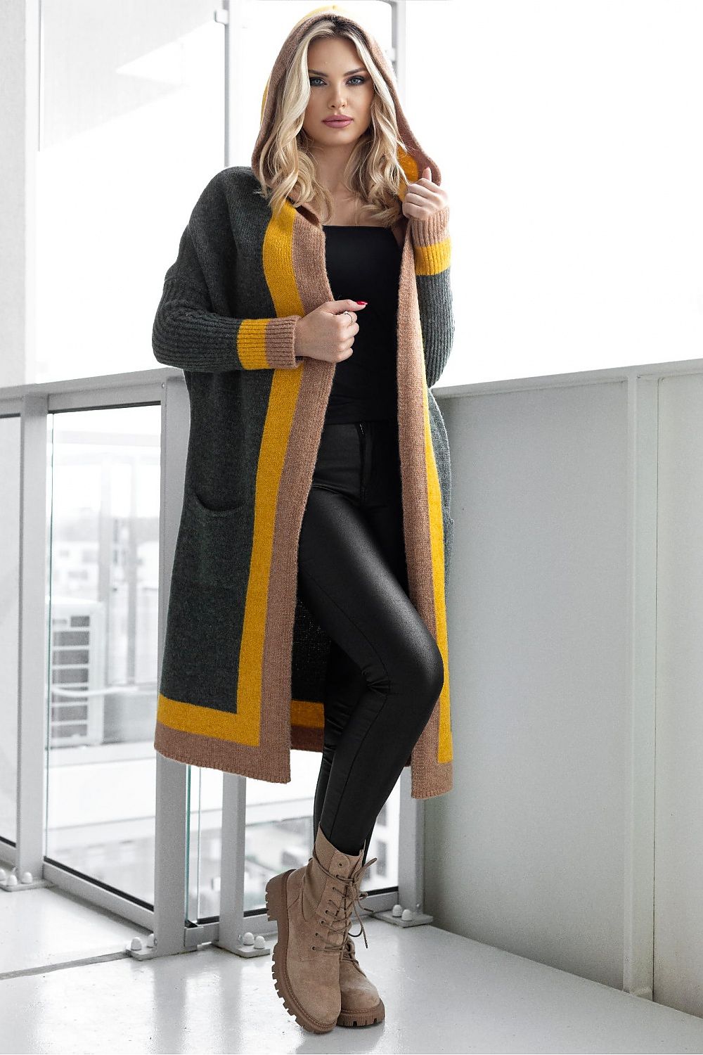  Sweter Kardigan Model 30085 Khaki - PeeKaBoo 